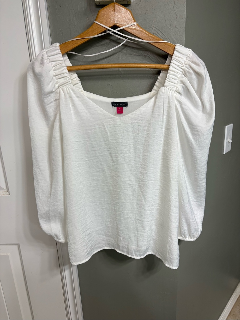 Vince Camuto White Square-Neck Puff Sleeve Blouse